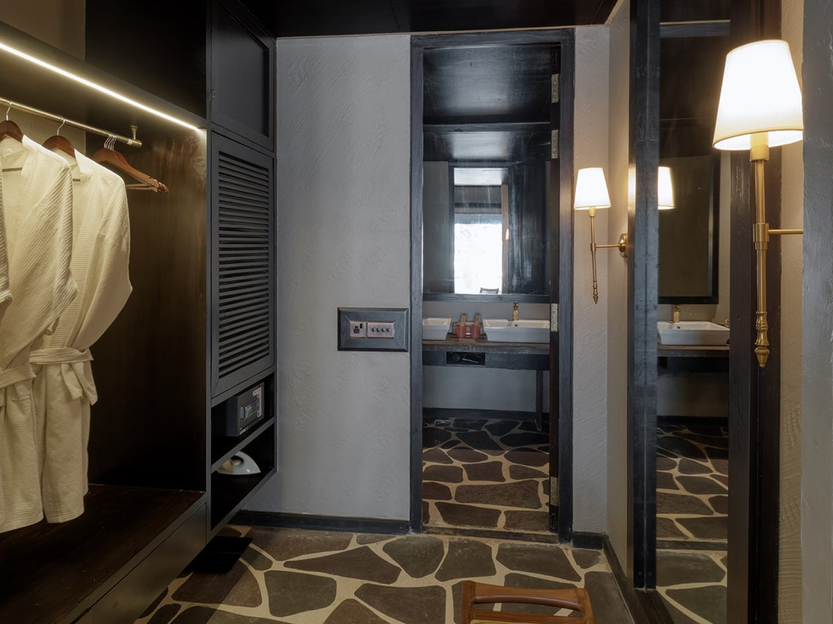 Bathroom at Mojim sea house