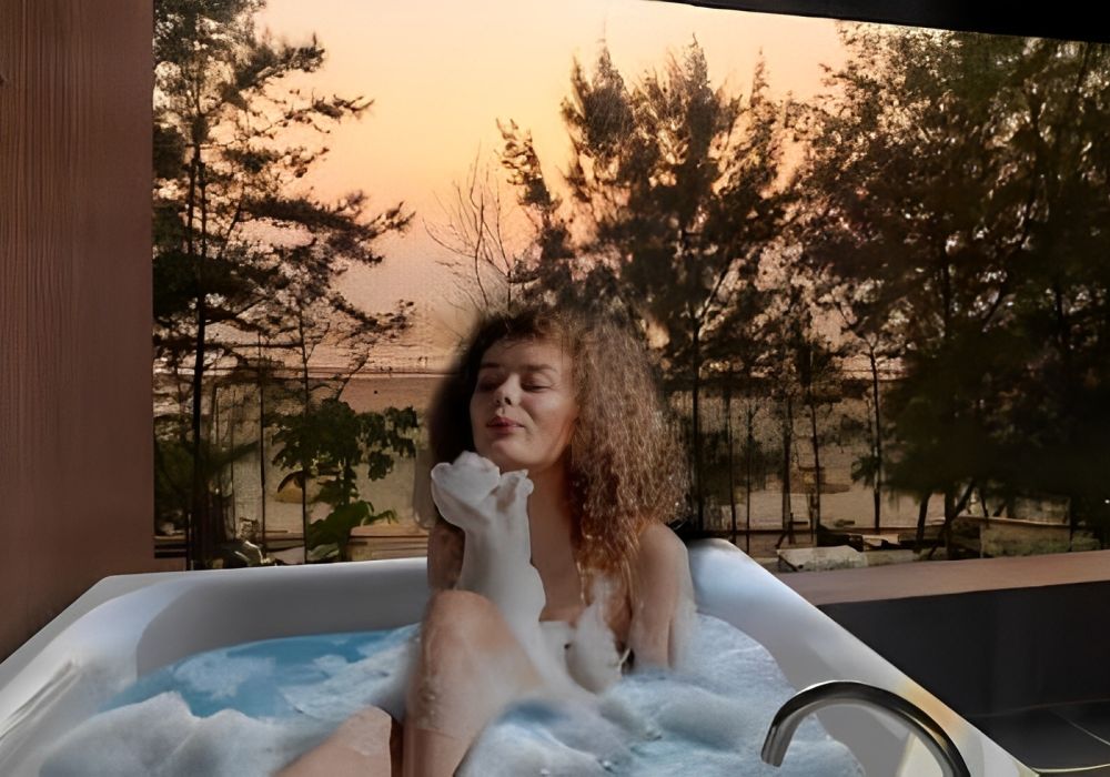 Hotels with Jacuzzi in Goa - Red Thread Hotels