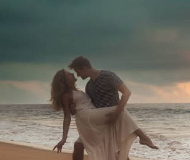 Couple enjoying Monsoon in Goa