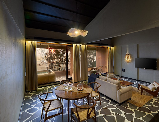 Rooms at Red Thread Morjim